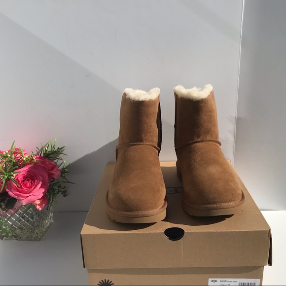 UGG Mini Bailey UGG Metal Graphic - Picture 4 of 9